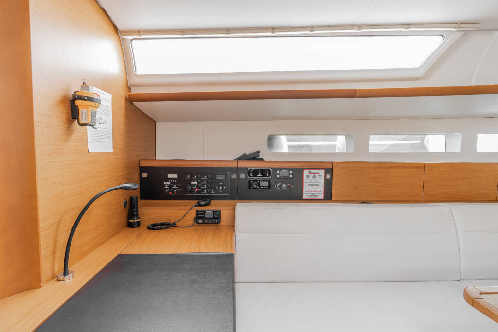 Sun Odyssey 519  PERRO BLANCO