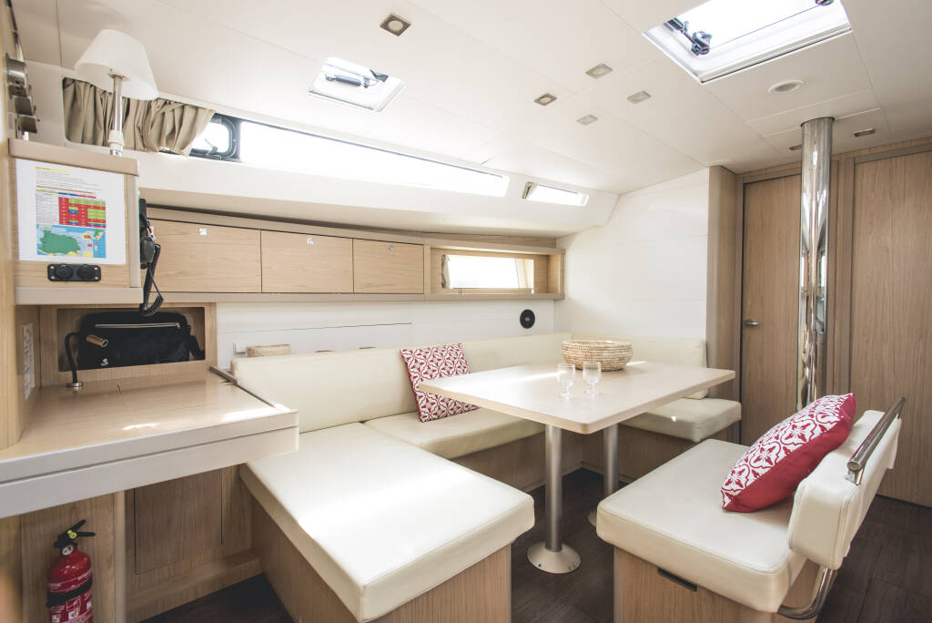 Sun Odyssey 519 Kalos - Standard line