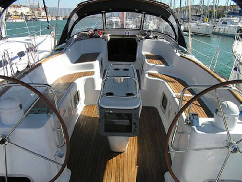 Sun Odyssey 54DS • Mata