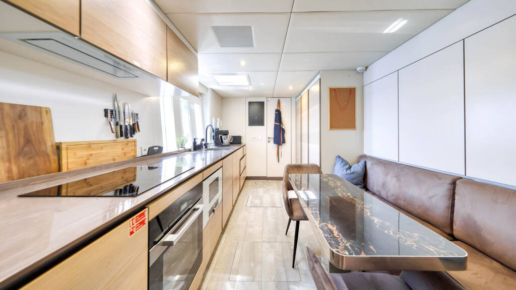 Sunreef 80 Honeybird