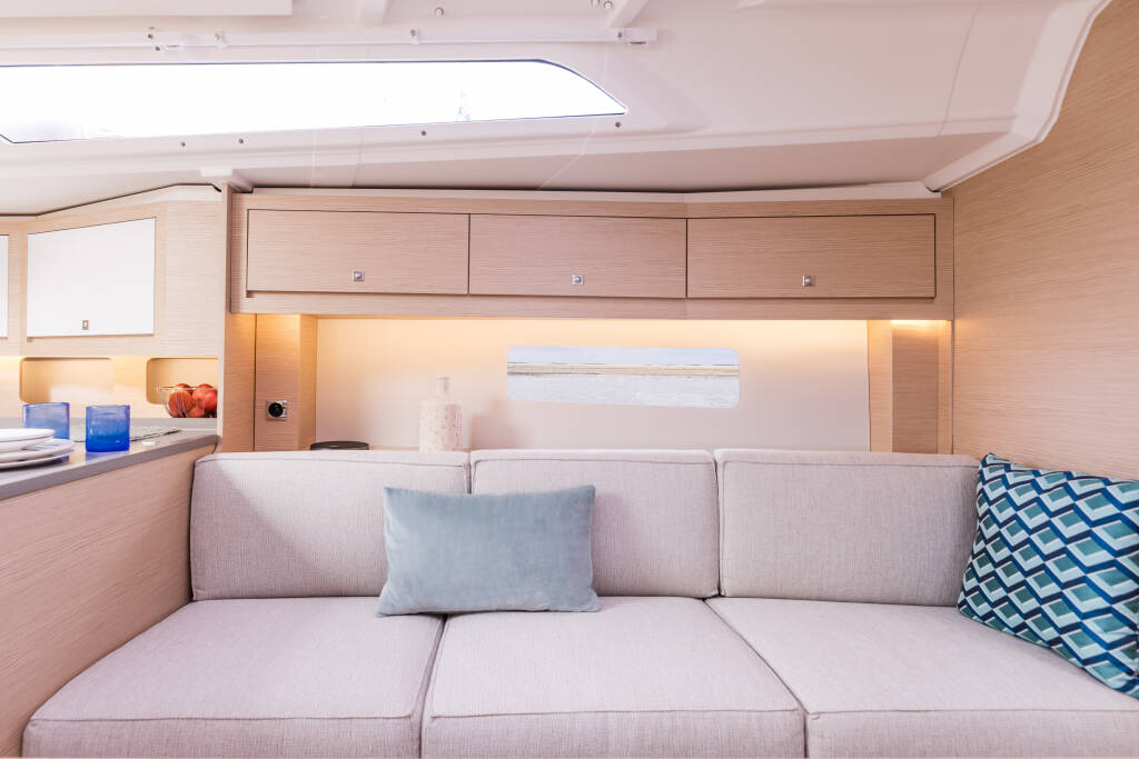 Sunsail 37.3 