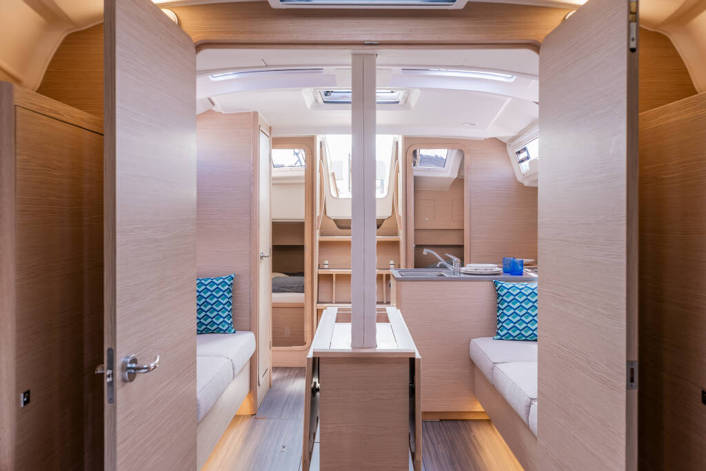 Sunsail 37.3 