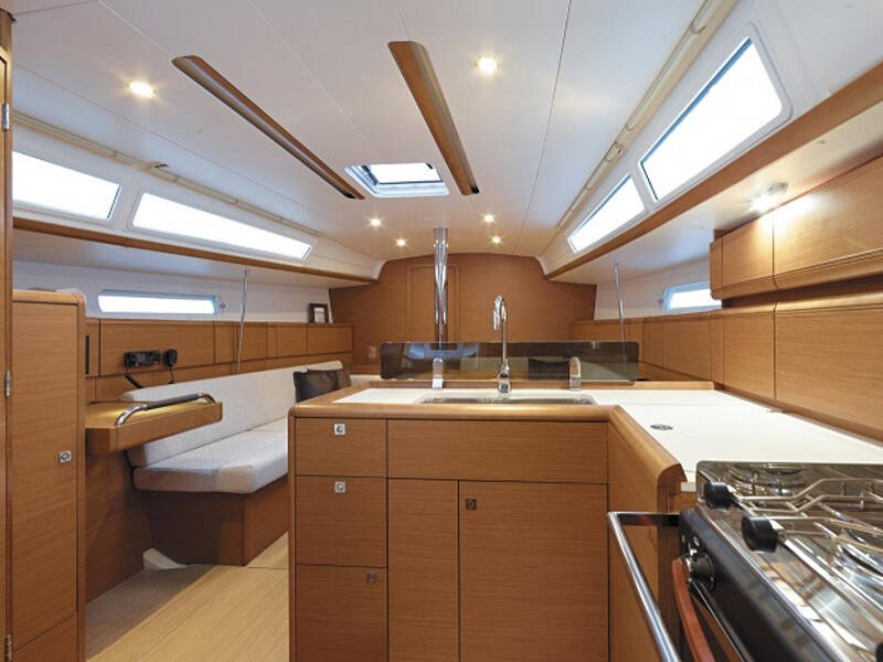 Sunsail 38 