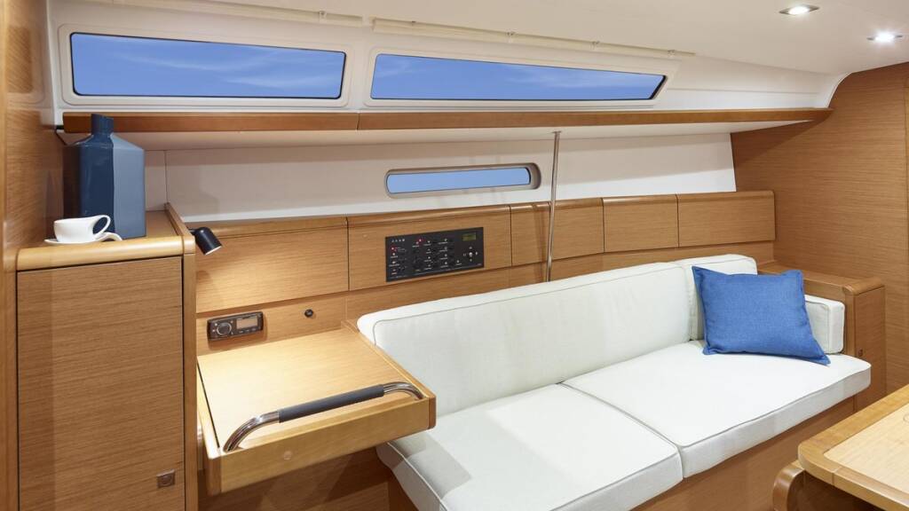 Sunsail 38 