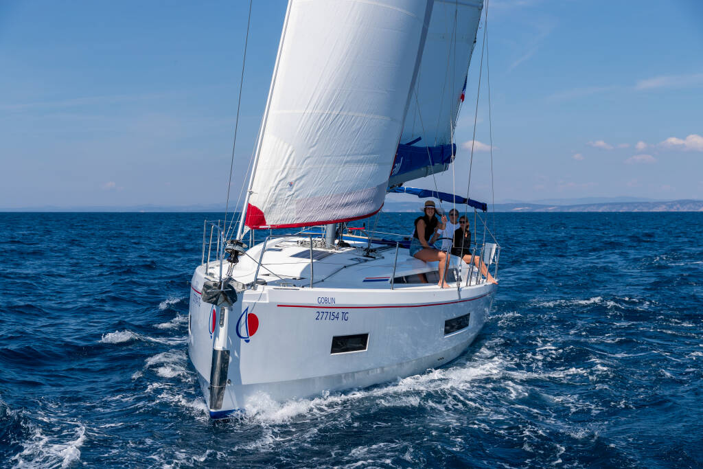 Sunsail 42 