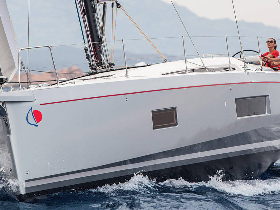 Sunsail 52.4 