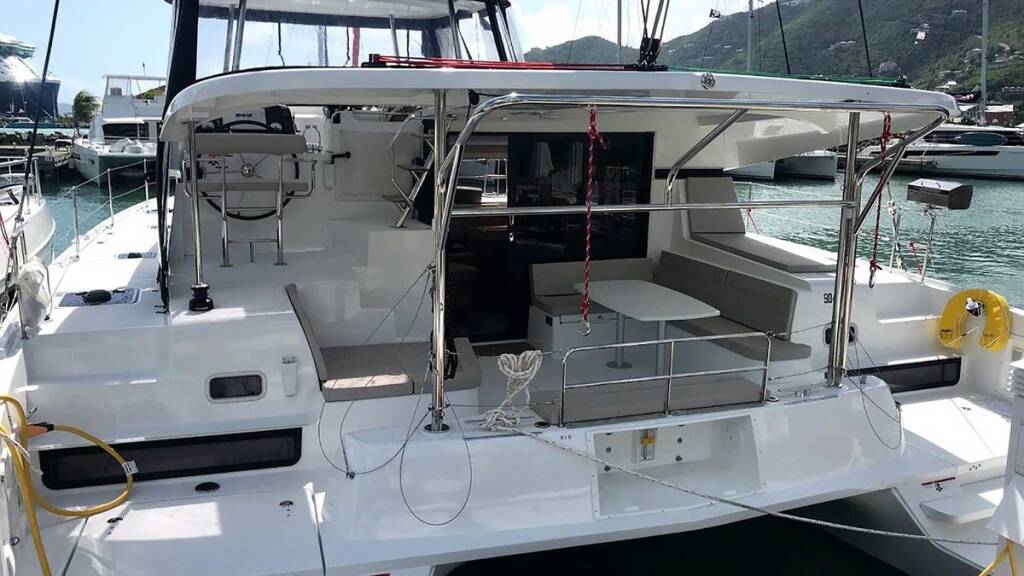 Sunsail Lagoon 424 