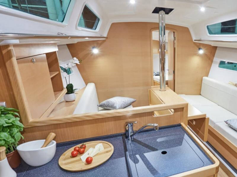 Sunsail Sun Odyssey 319 