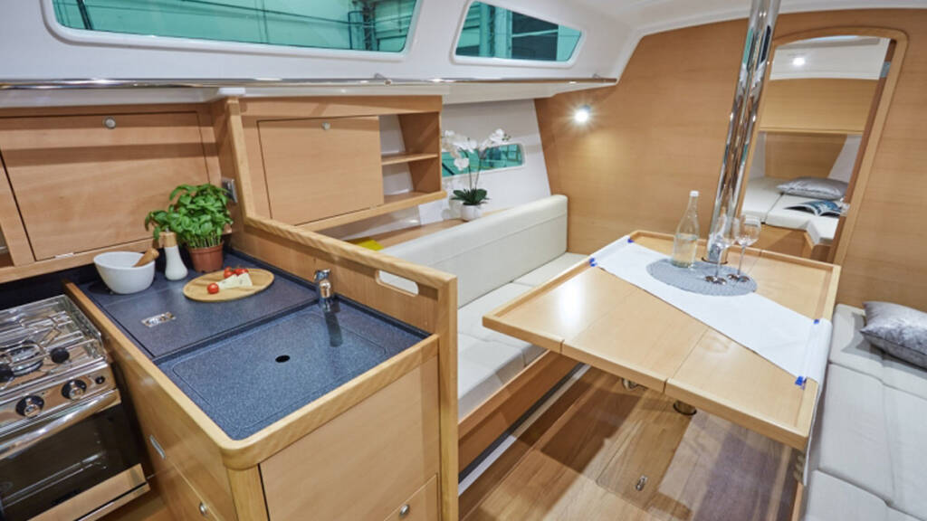 Sunsail Sun Odyssey 319 