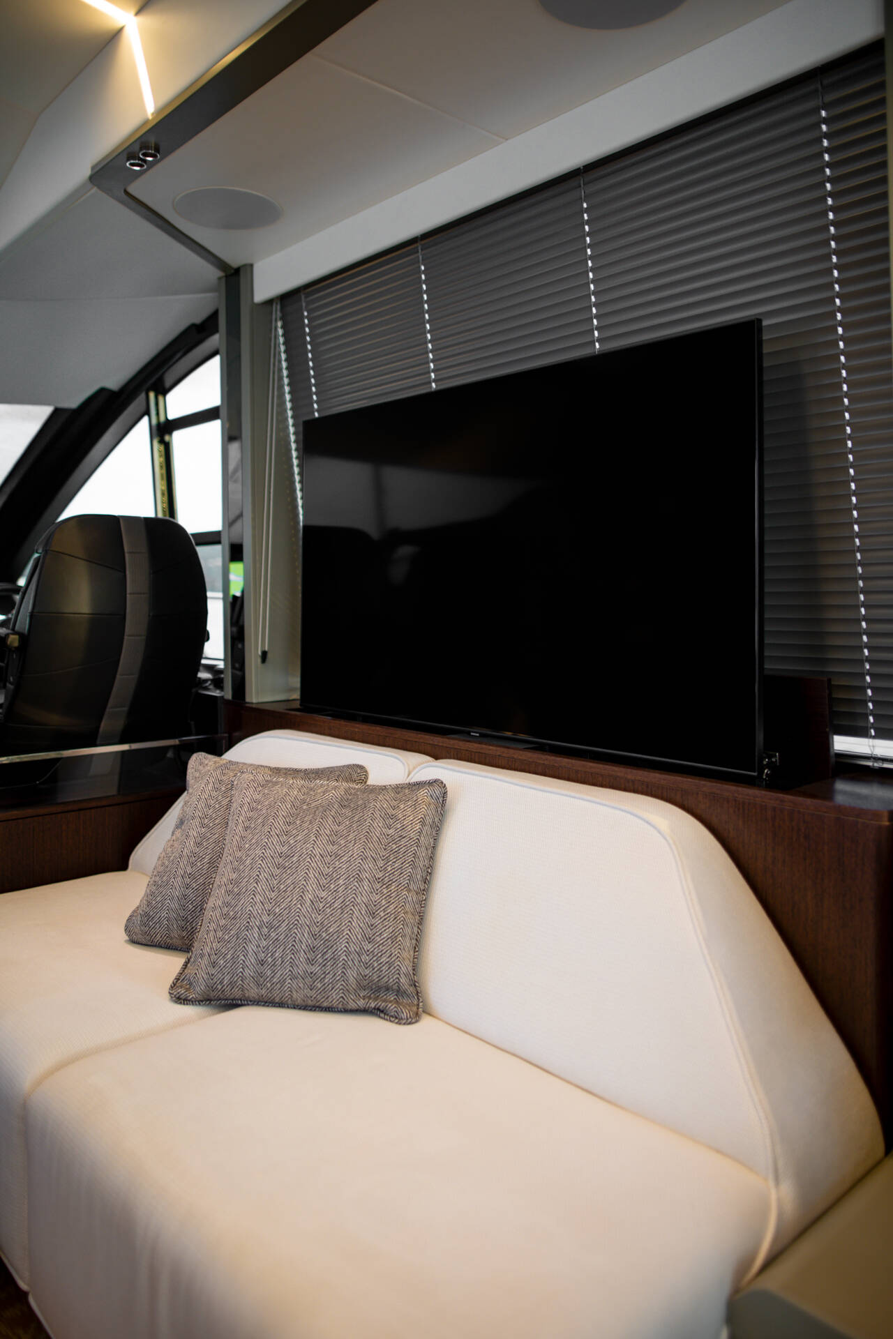 Sunseeker 65 X2