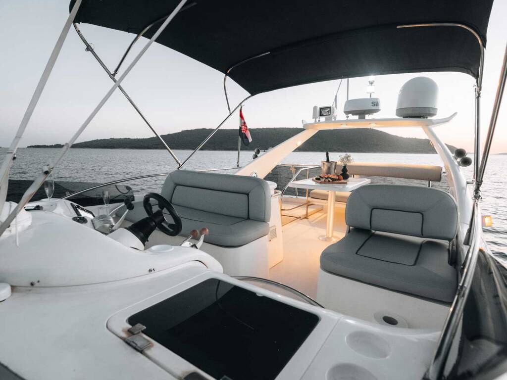 Sunseeker Manhattan 48 FLY Klara
