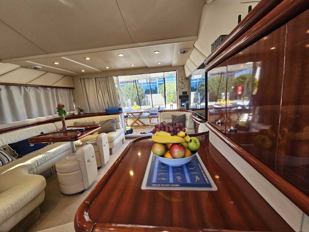 Sunseeker Manhattan 48 FLY Klara