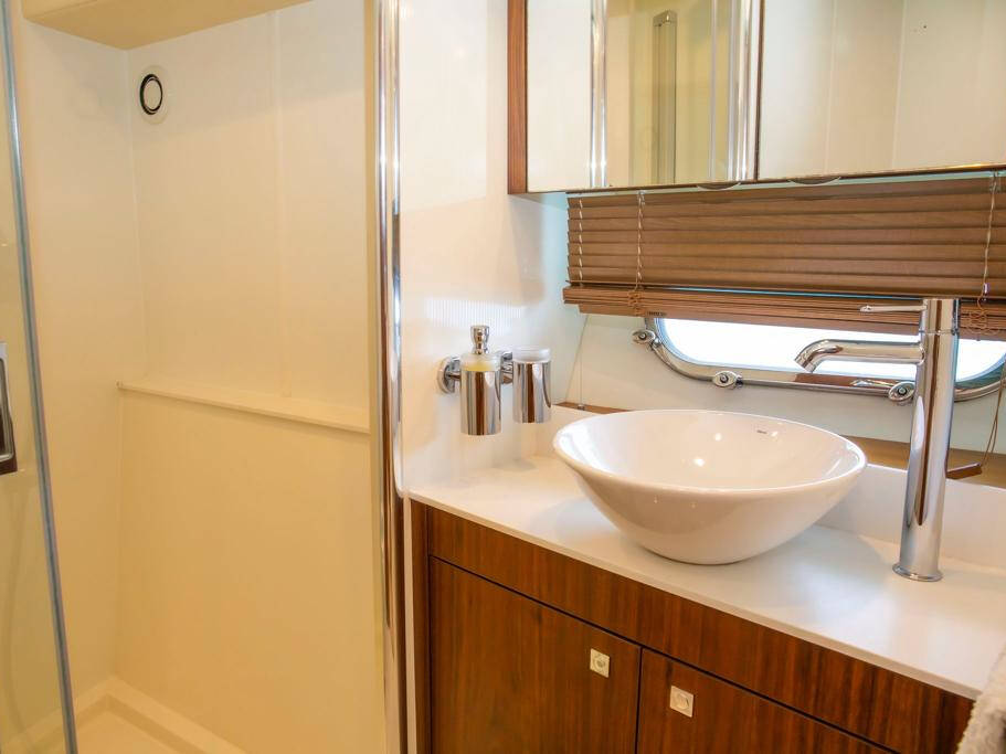 Sunseeker Manhattan 63 Midnight Summer Dream