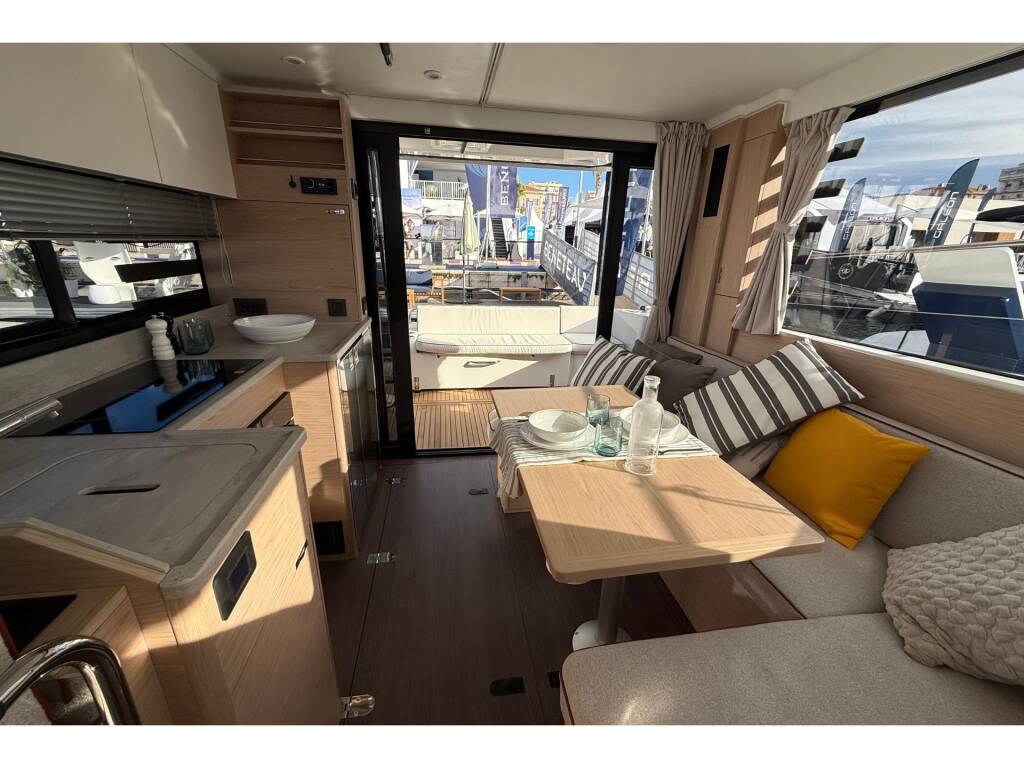 Swift Trawler 37 Fly ZOE