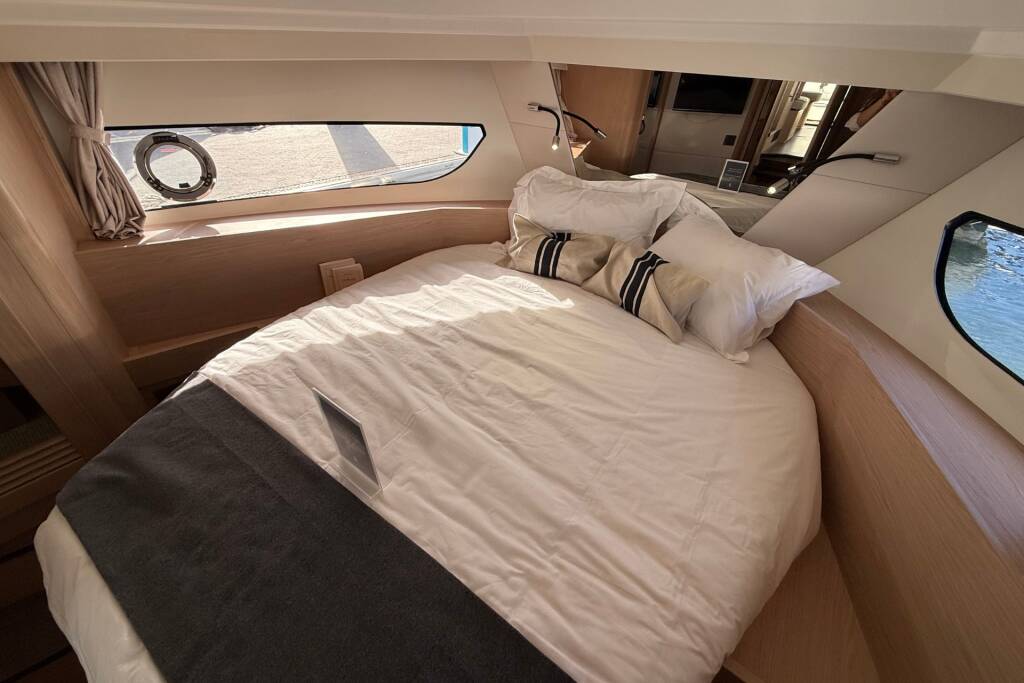 Swift Trawler 37 Fly ZOE