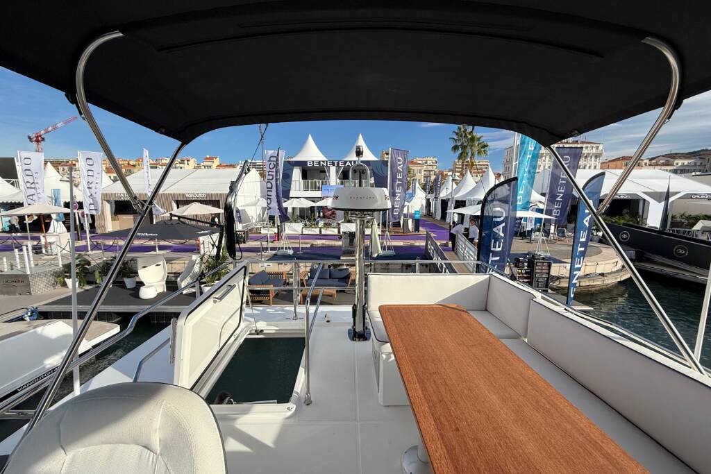 Swift Trawler 37 Fly ZOE