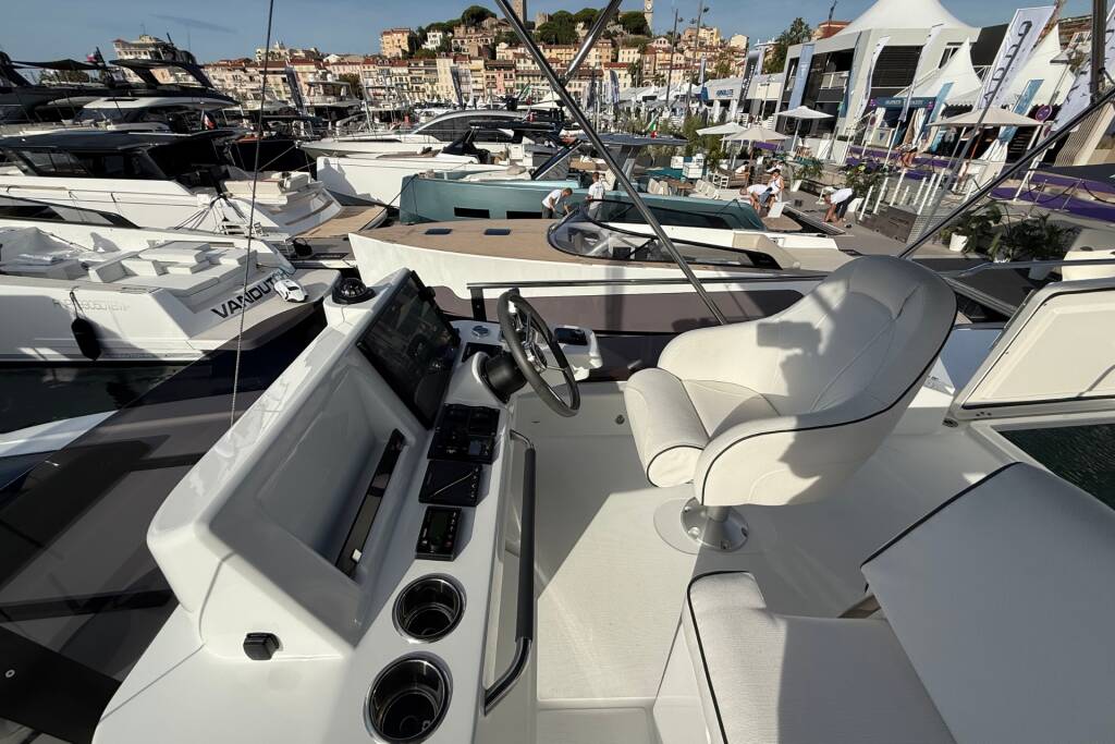 Swift Trawler 37 Fly ZOE