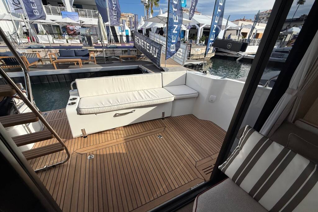 Swift Trawler 37 Fly ZOE