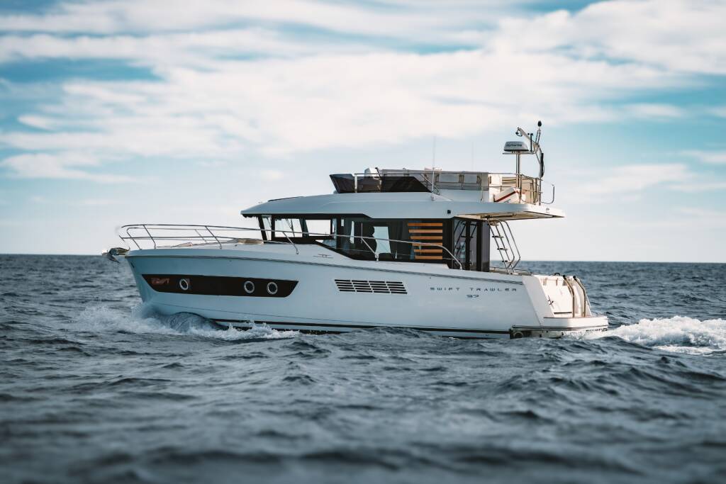 Swift Trawler 37 Fly ZOE