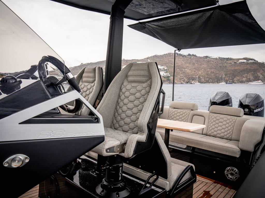 Technohull 38 Grand Sport SEADUCTION
