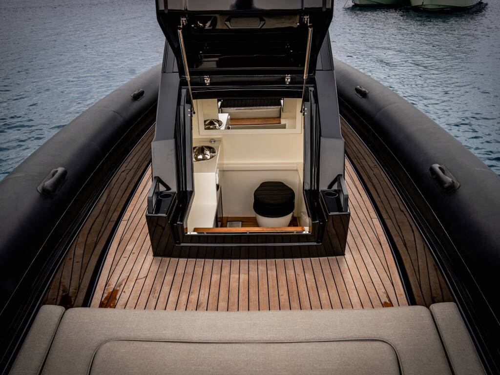 Technohull 38 Grand Sport SEADUCTION