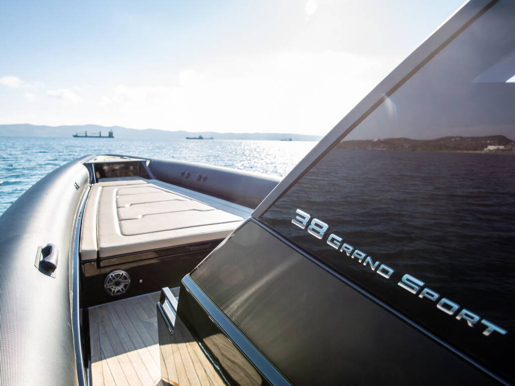 Technohull 38 Grand Sport Thyella