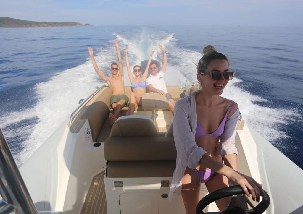 Tempest 900 Maxi Rib