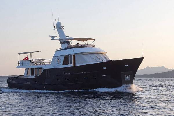Trawler 77 • Troy Explorer