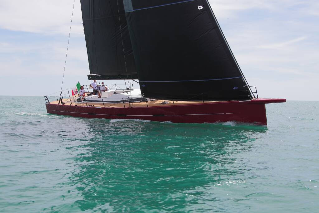 Vismara V71 Red Carpet