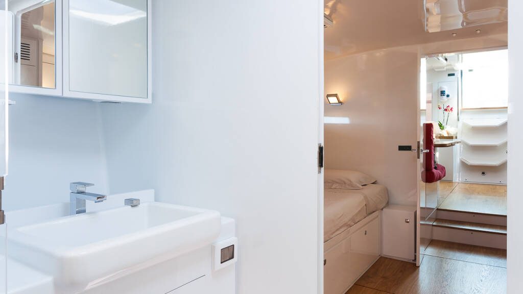 Vismara V71 Red Carpet