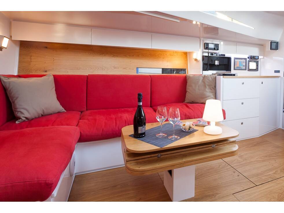 Vismara V71 Red Carpet