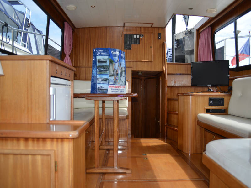 Vri-Jon Contessa 1370 Silver Lady